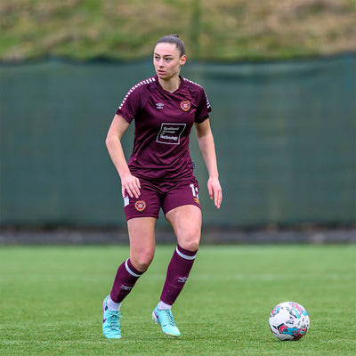 Lizzie Waldie signs new Hearts deal