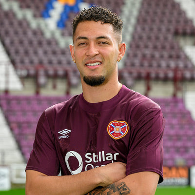 Salazar signs