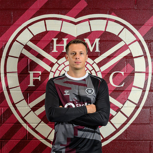 Alexander arrives at Hearts